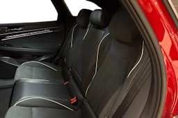 punainen Volkswagen ID.7 2026 kuva 8.