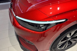 punainen Volkswagen ID.7 2026 kuva 11.