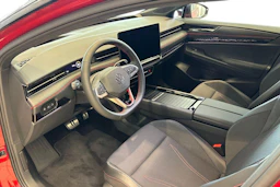 punainen Volkswagen ID.7 2026 kuva 6.