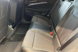 punainen Volkswagen ID.7 2026 kuva 8.