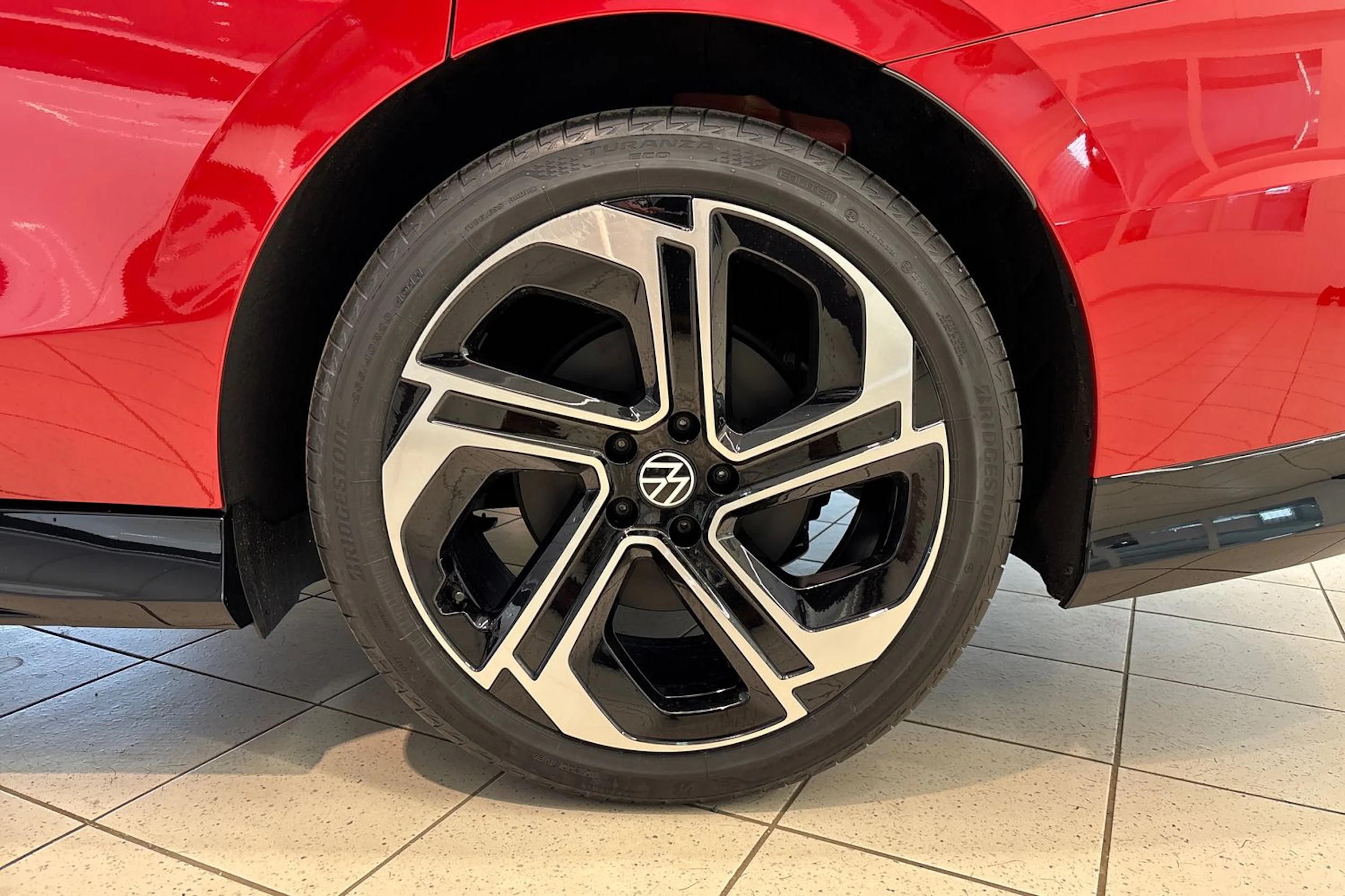 punainen Volkswagen ID.7 2026 kuva 10.