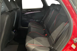 punainen Volkswagen ID.7 2026 kuva 8.