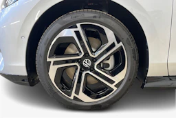 harmaa Volkswagen ID.7 2026 kuva 9.