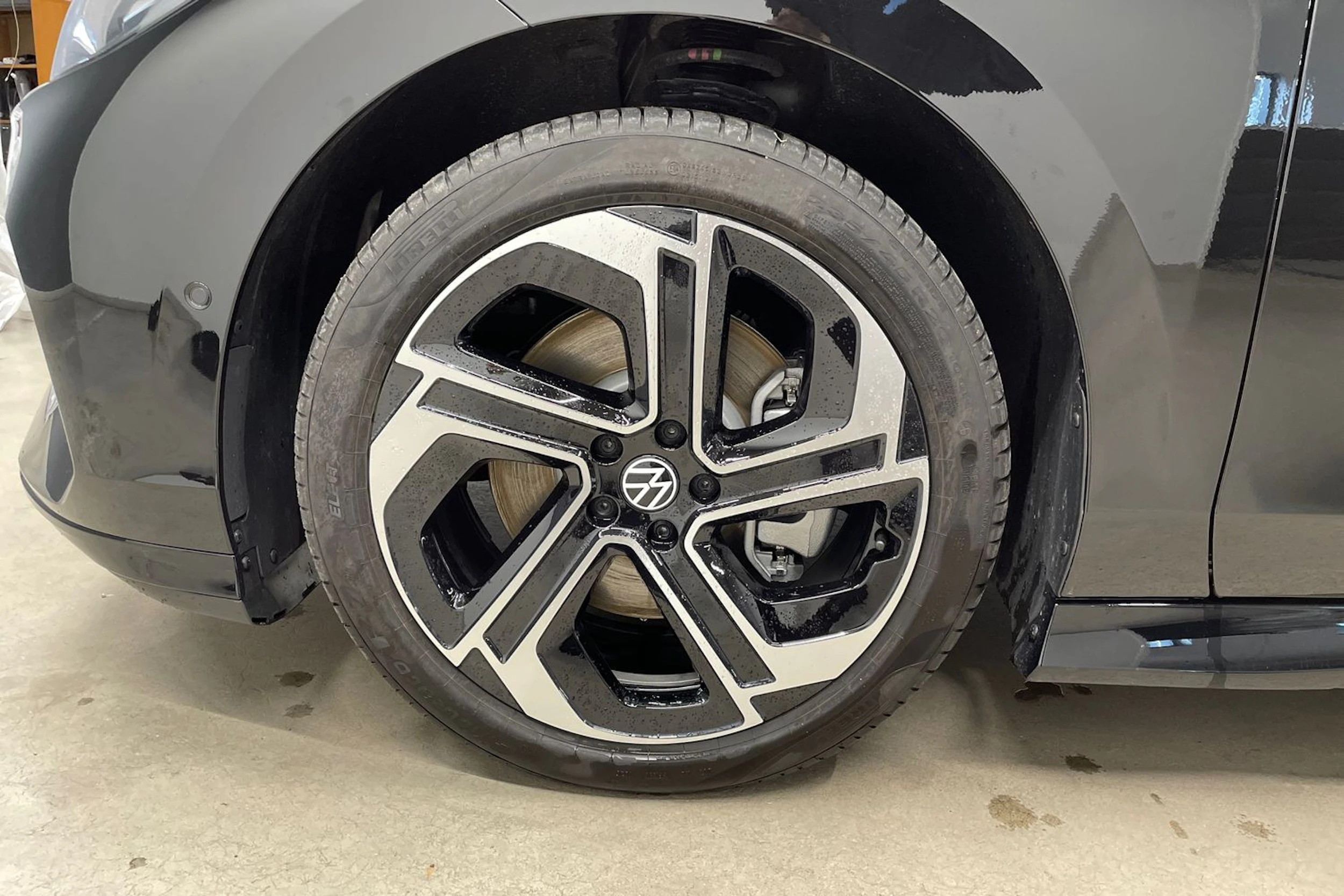 musta Volkswagen ID.7 2026 kuva 10.