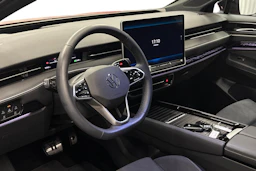punainen Volkswagen ID.7 2026 kuva 8.
