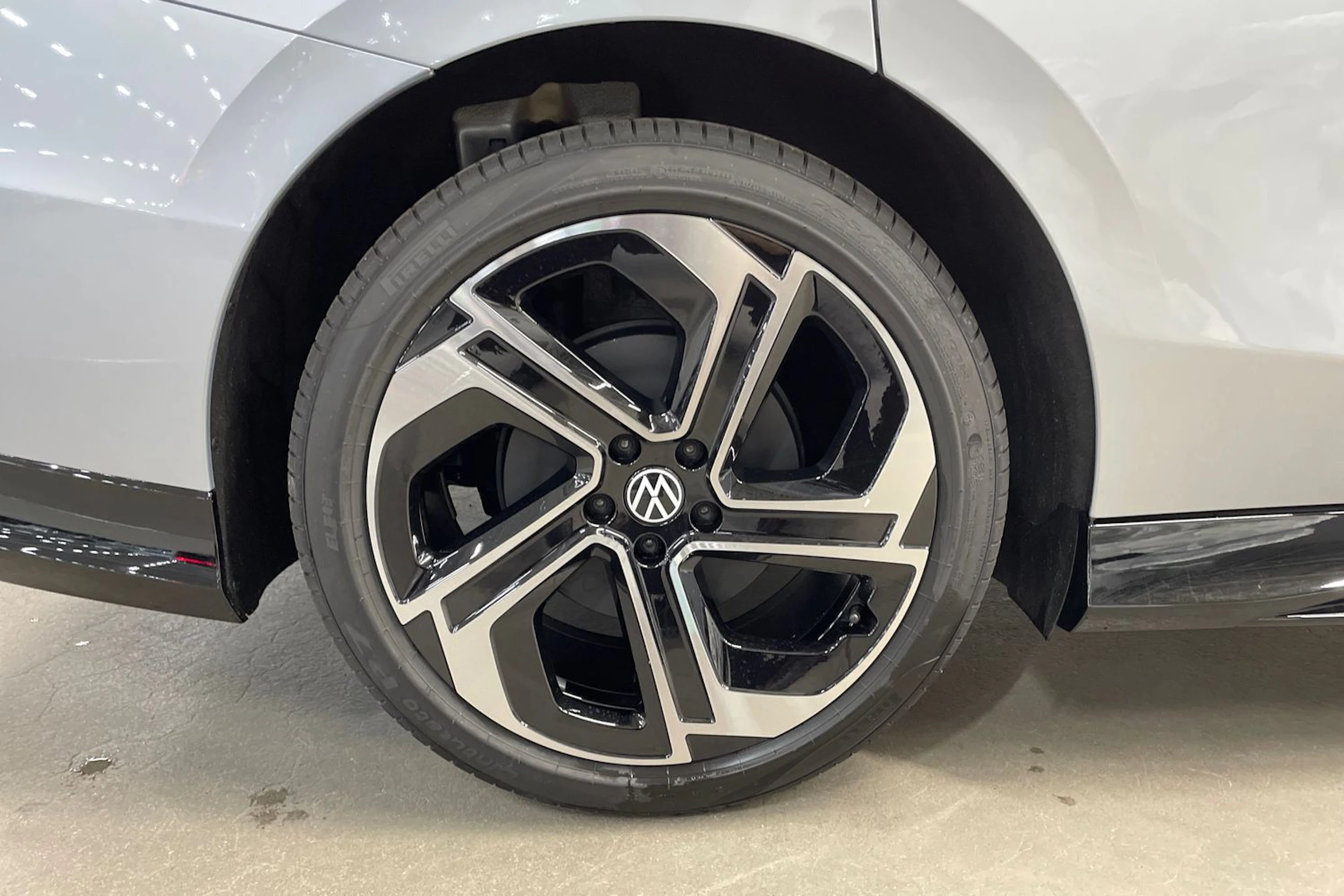 harmaa Volkswagen ID.7 2026 kuva 10.