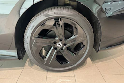 musta Volkswagen ID.7 2026 kuva 10.