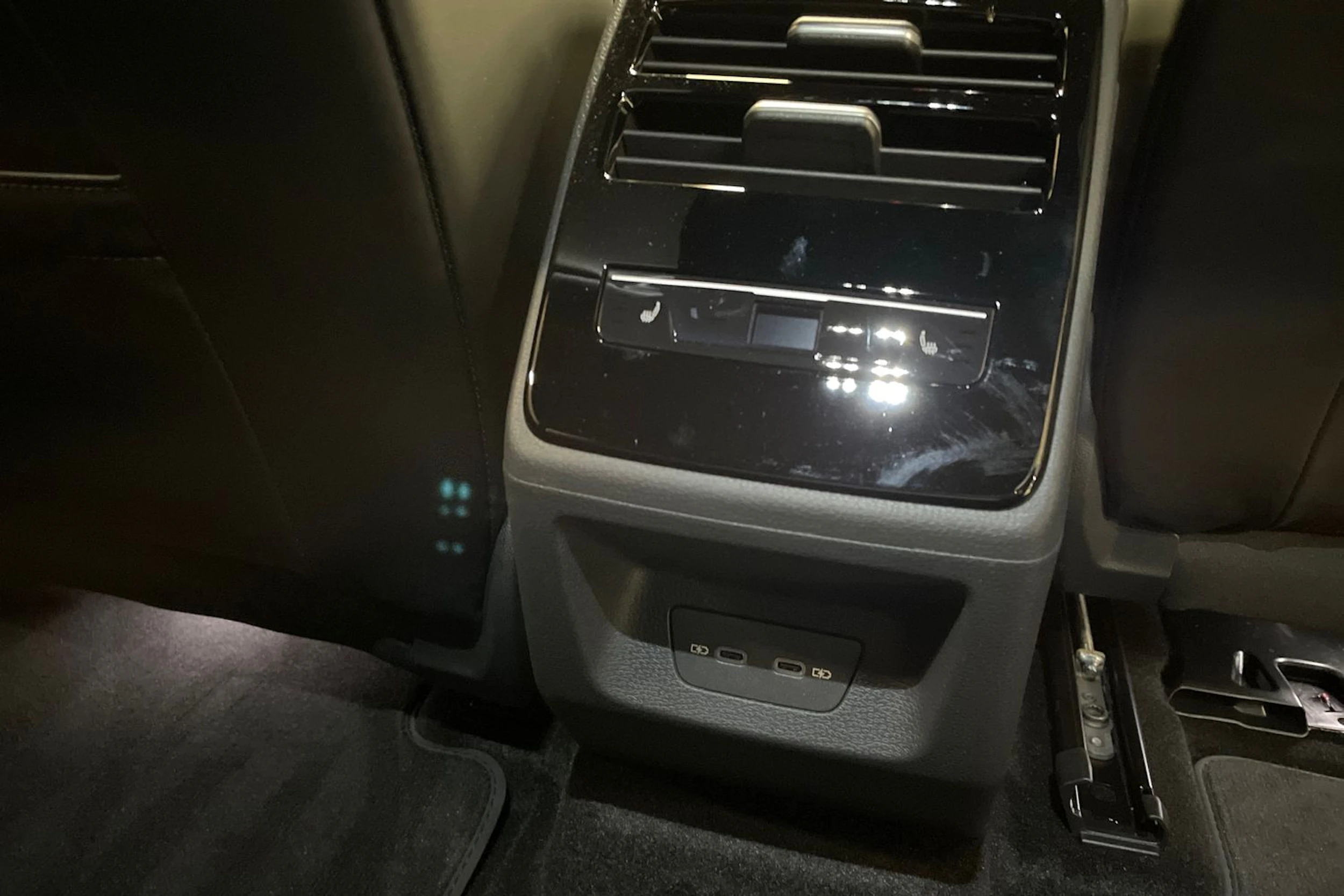 punainen Volkswagen ID.7 2026 kuva 13.