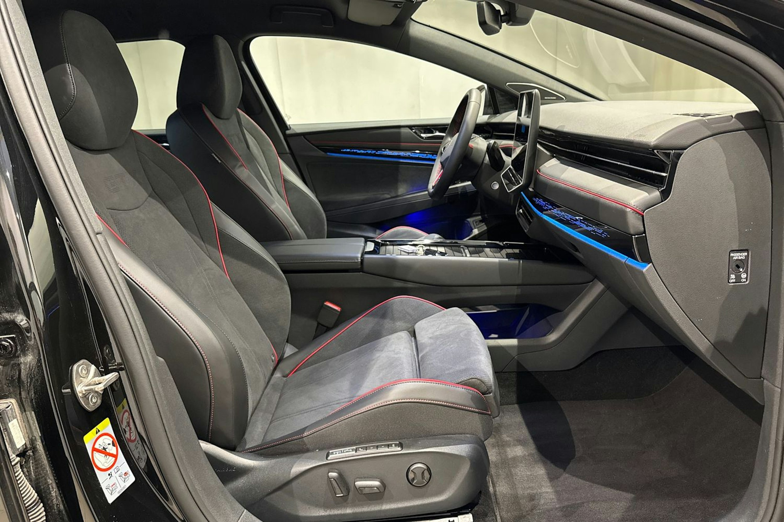 met. musta Volkswagen ID.7 2026 kuva 15.