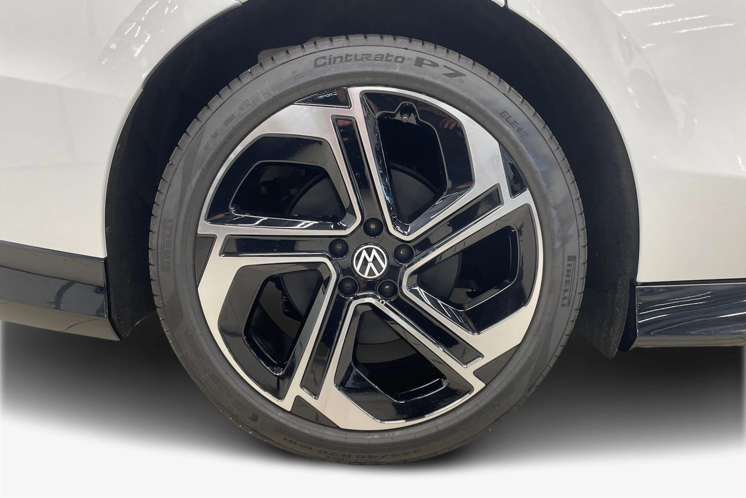 valkoinen Volkswagen ID.7 2026 kuva 9.