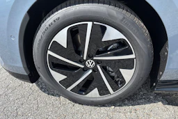 sininen Volkswagen ID.7 2026 kuva 10.