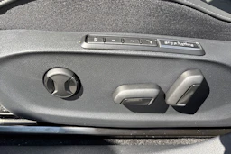 sininen Volkswagen ID.7 2026 kuva 12.
