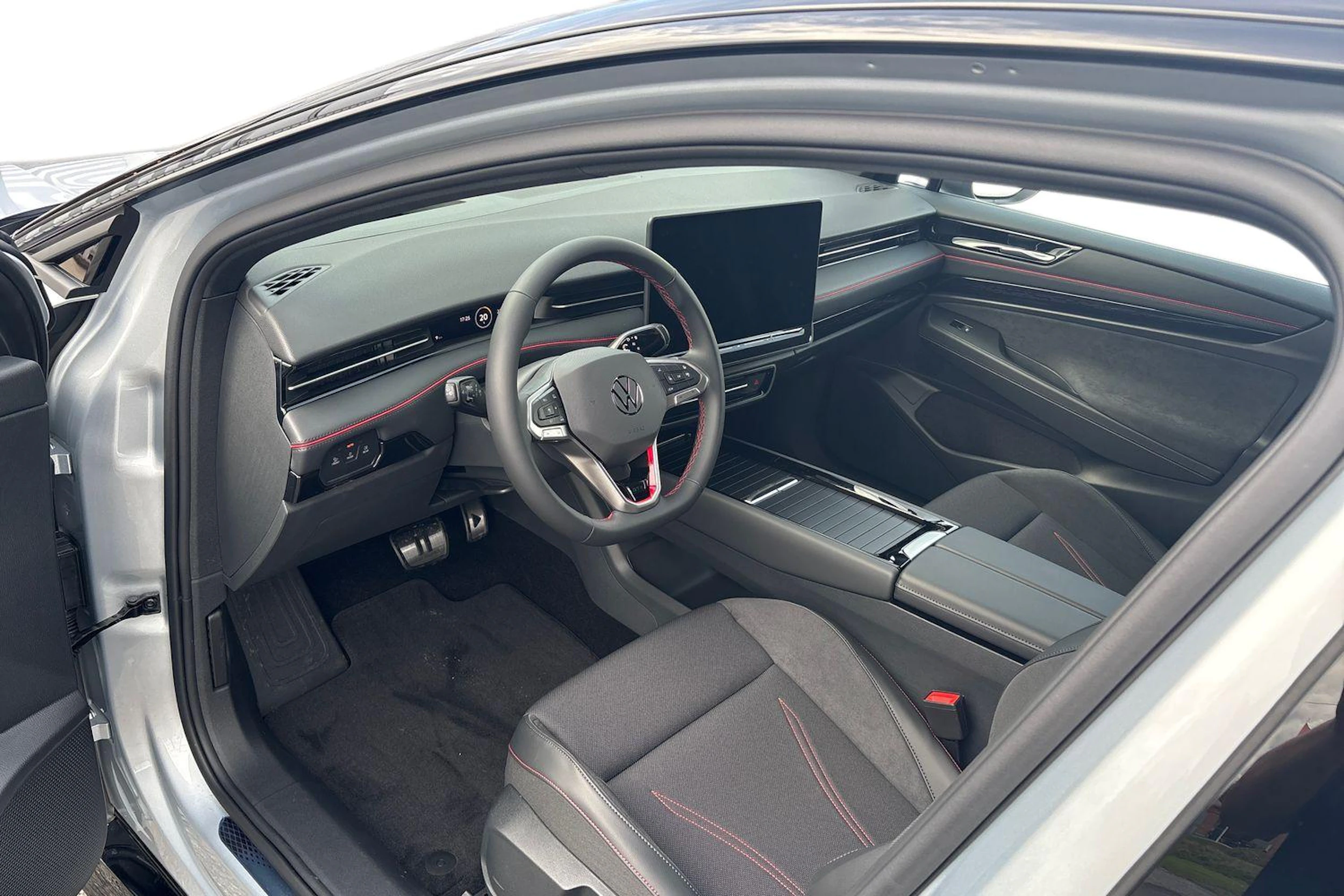 harmaa Volkswagen ID.7 2026 kuva 6.
