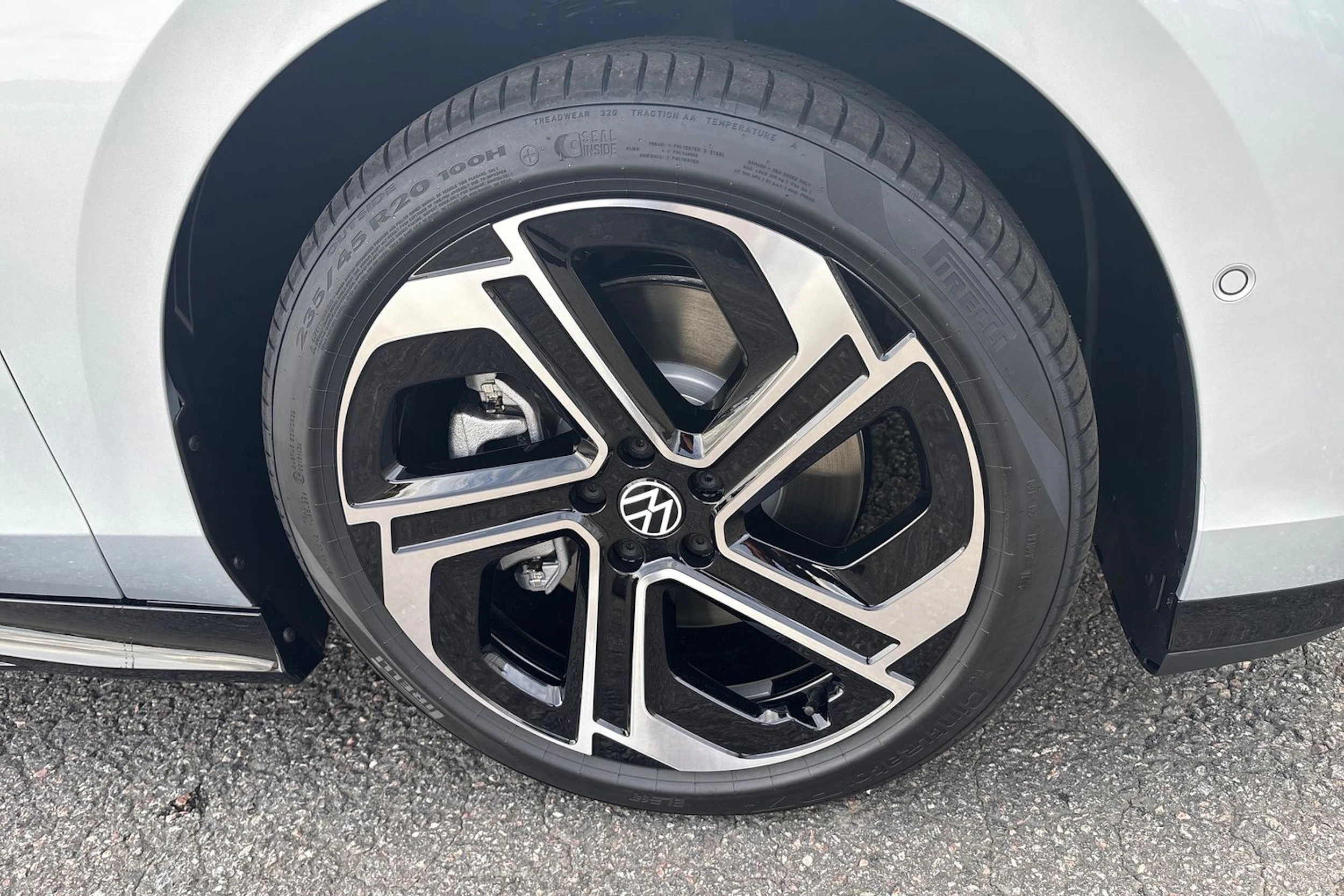 harmaa Volkswagen ID.7 2026 kuva 10.