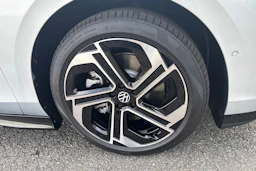 harmaa Volkswagen ID.7 2026 kuva 10.