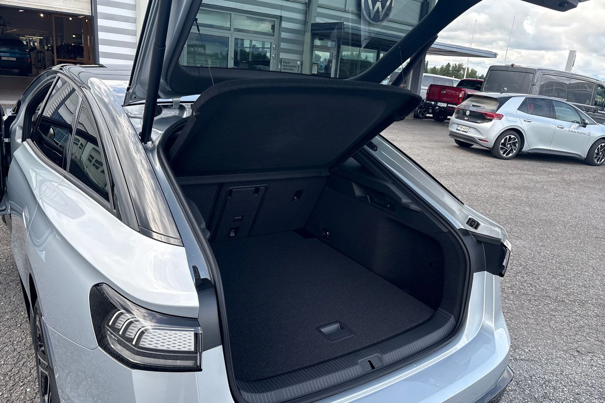 harmaa Volkswagen ID.7 2026 kuva 11.