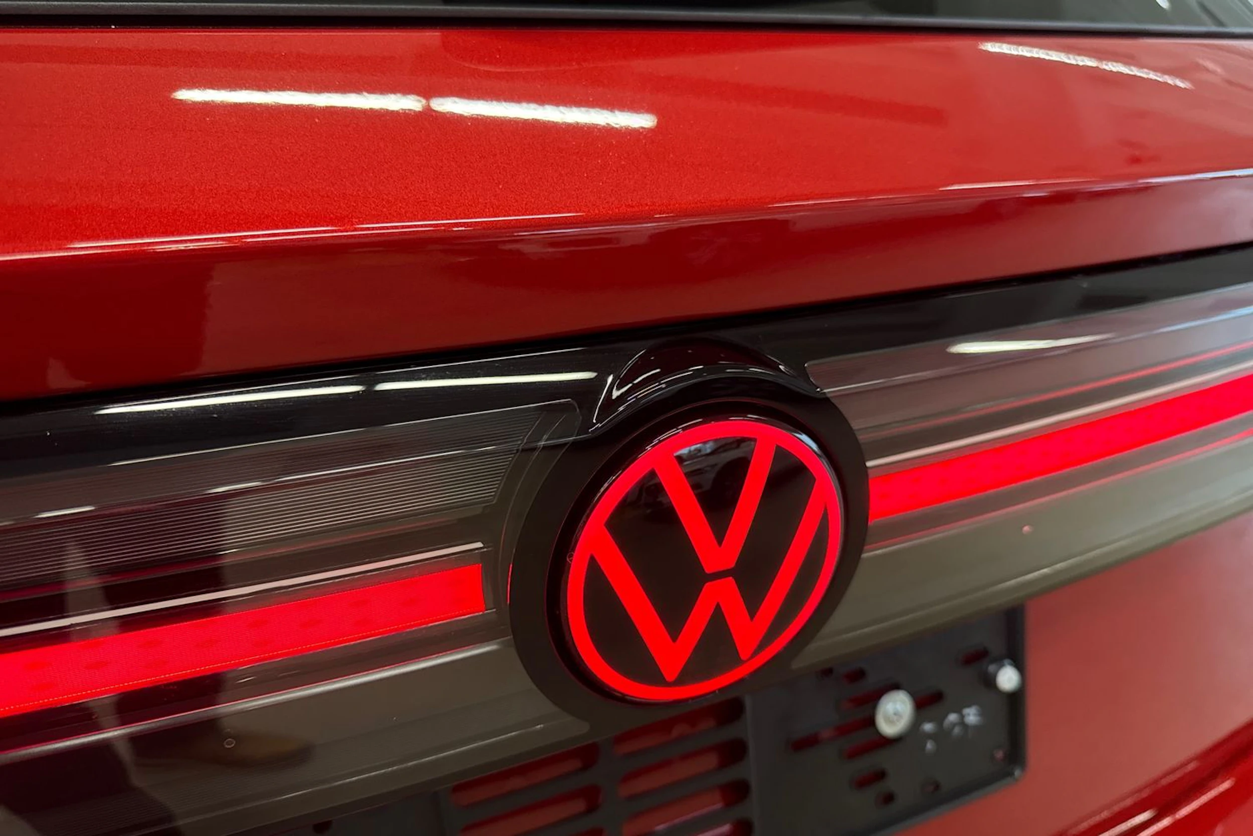 punainen Volkswagen ID.7 2026 kuva 11.