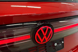 punainen Volkswagen ID.7 2026 kuva 11.