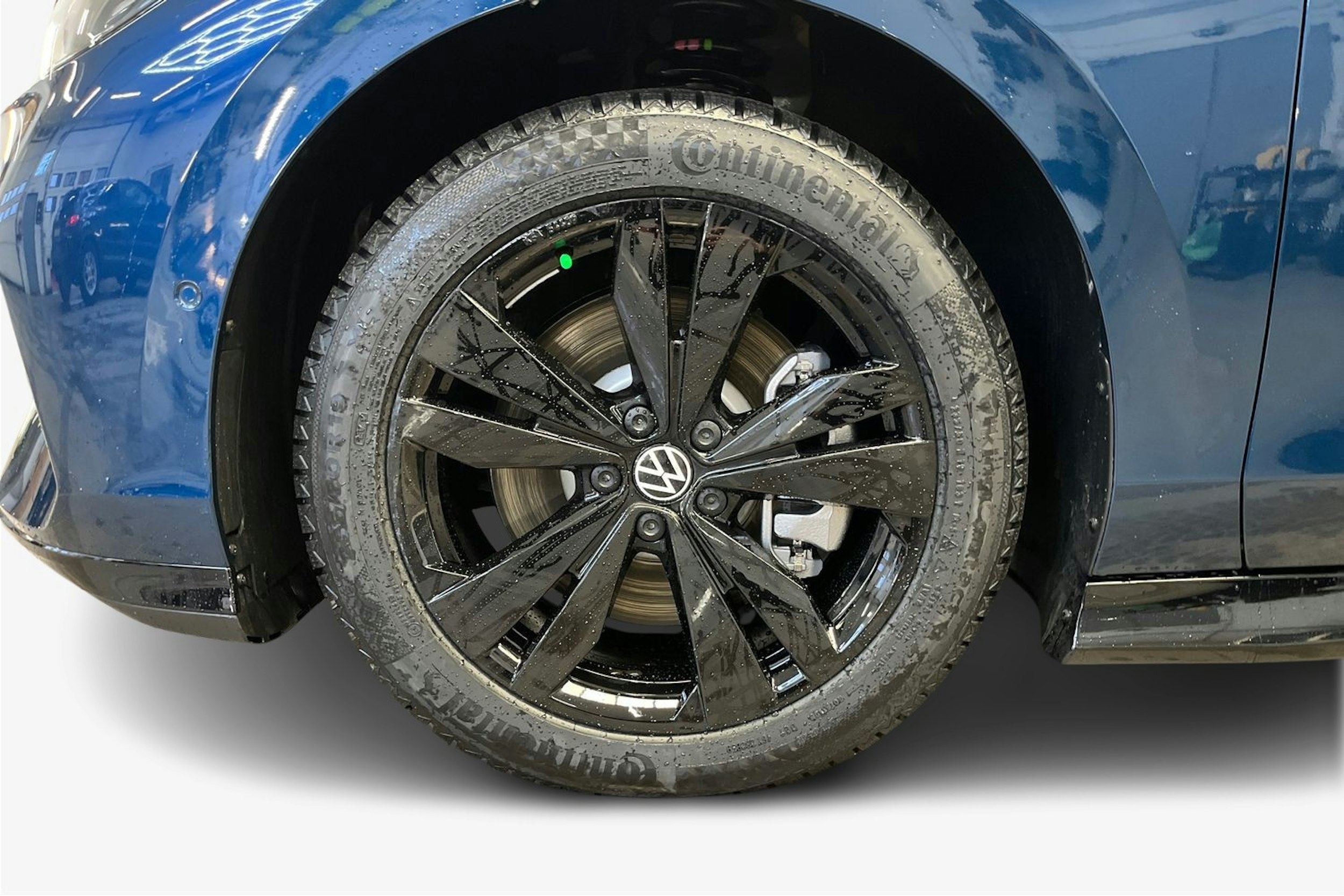 sininen Volkswagen ID.7 2026 kuva 9.