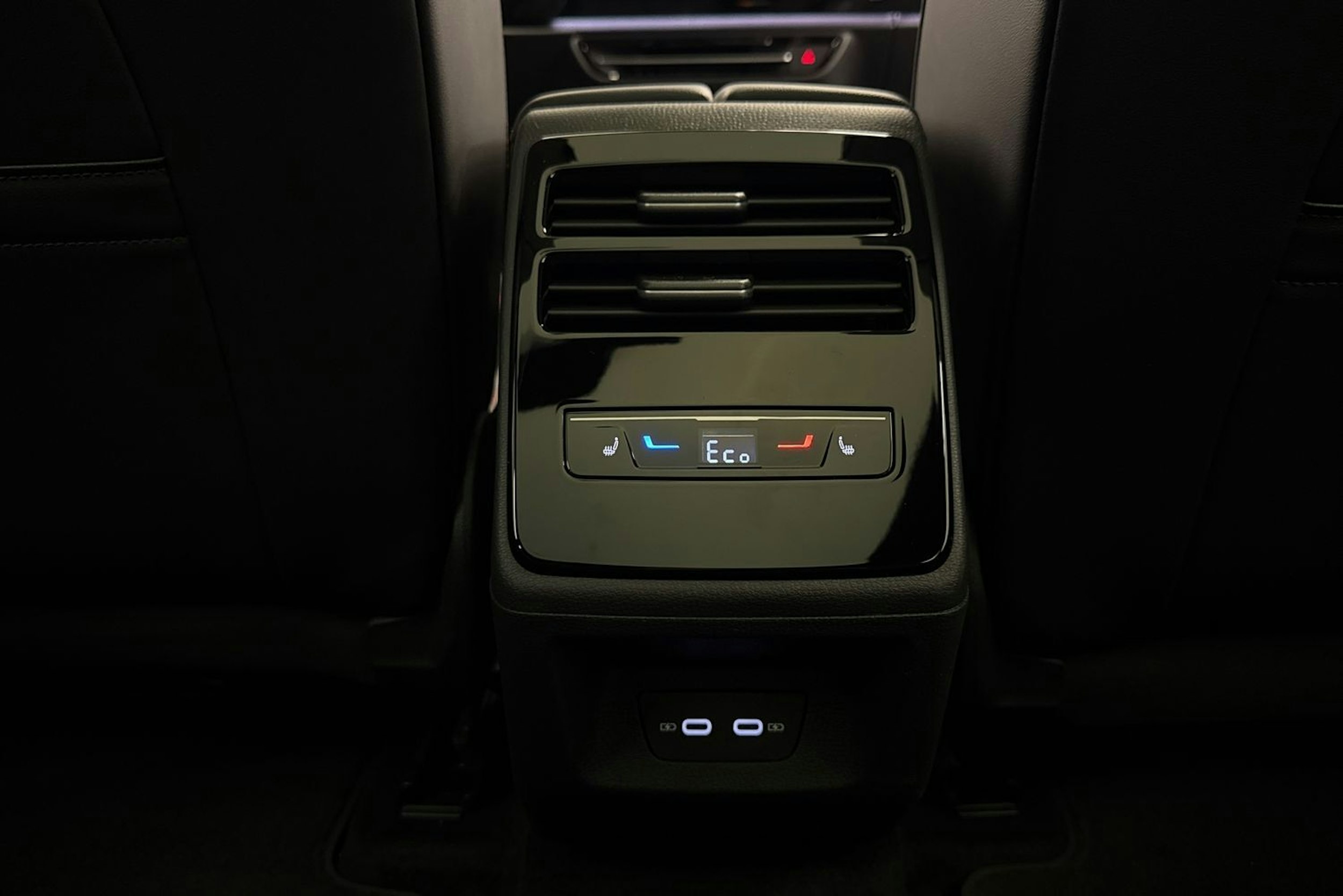 met. musta Volkswagen ID.7 2026 kuva 12.