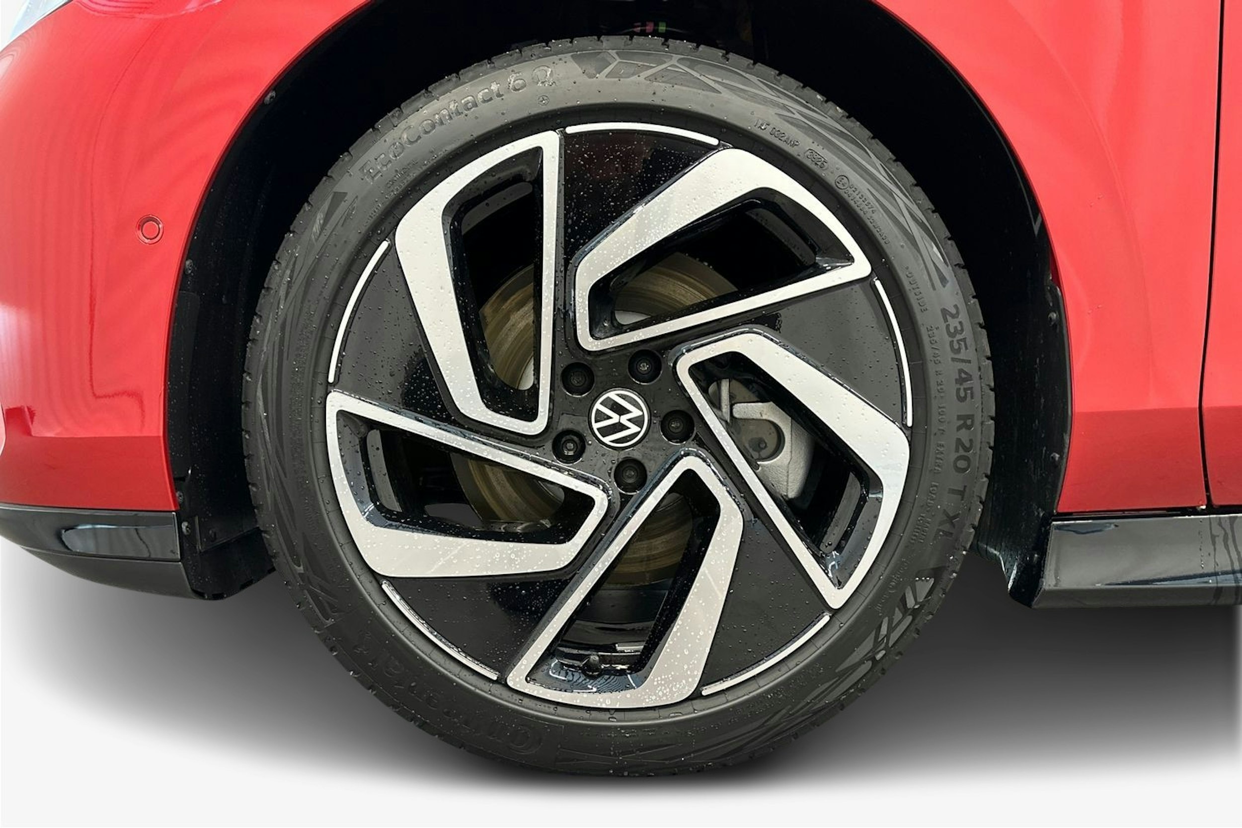 punainen Volkswagen ID.7 2026 kuva 9.