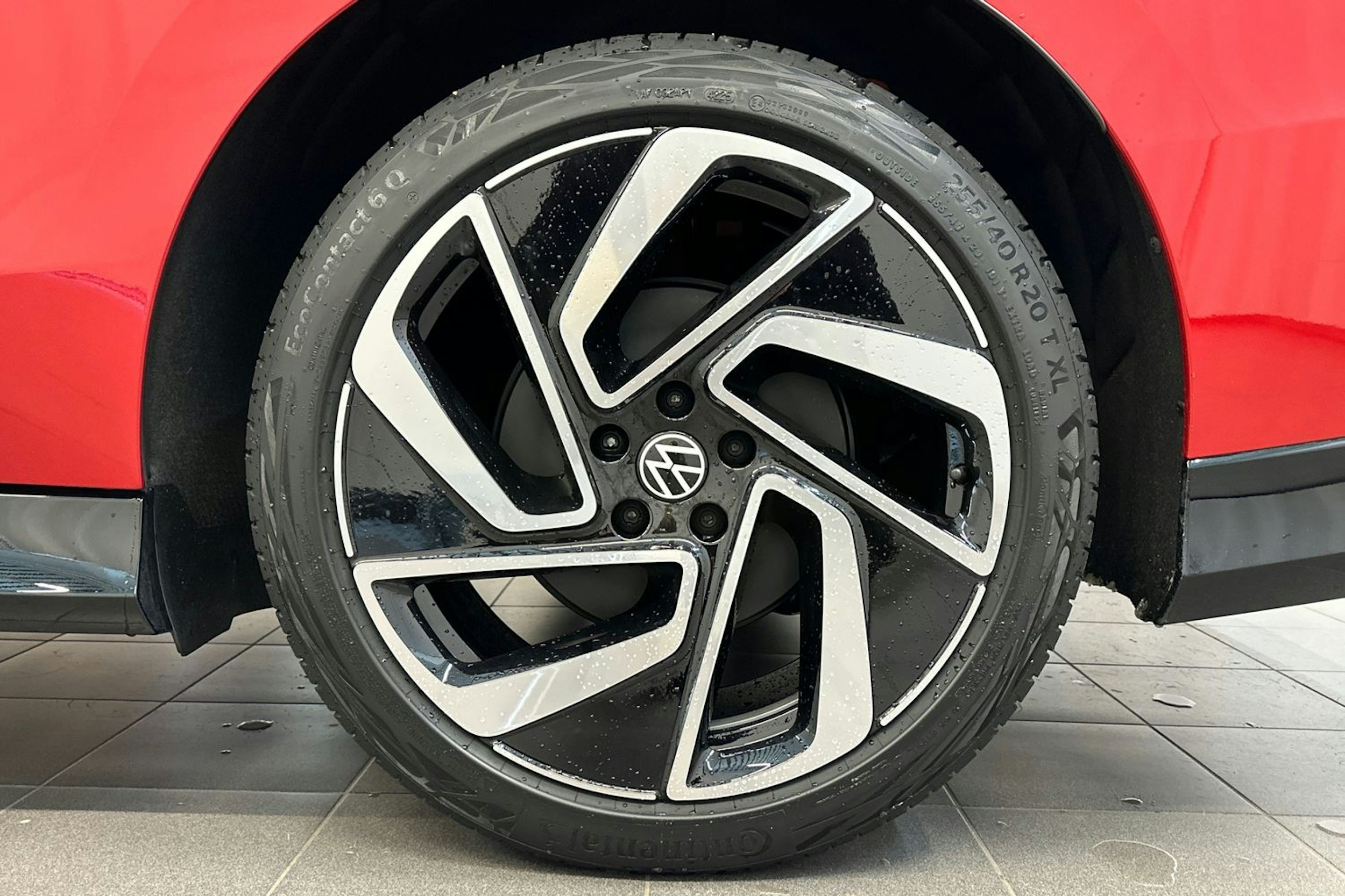 punainen Volkswagen ID.7 2026 kuva 10.