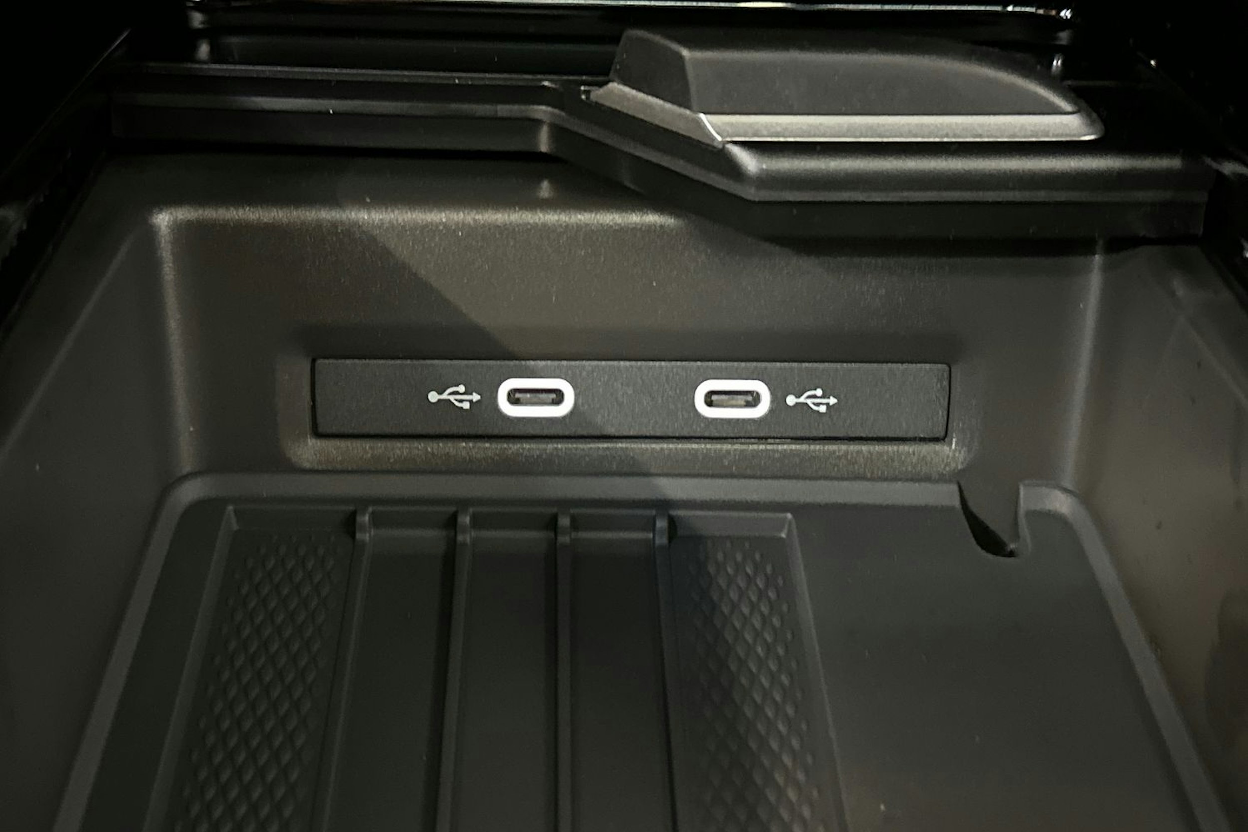 punainen Volkswagen ID.7 2026 kuva 32.