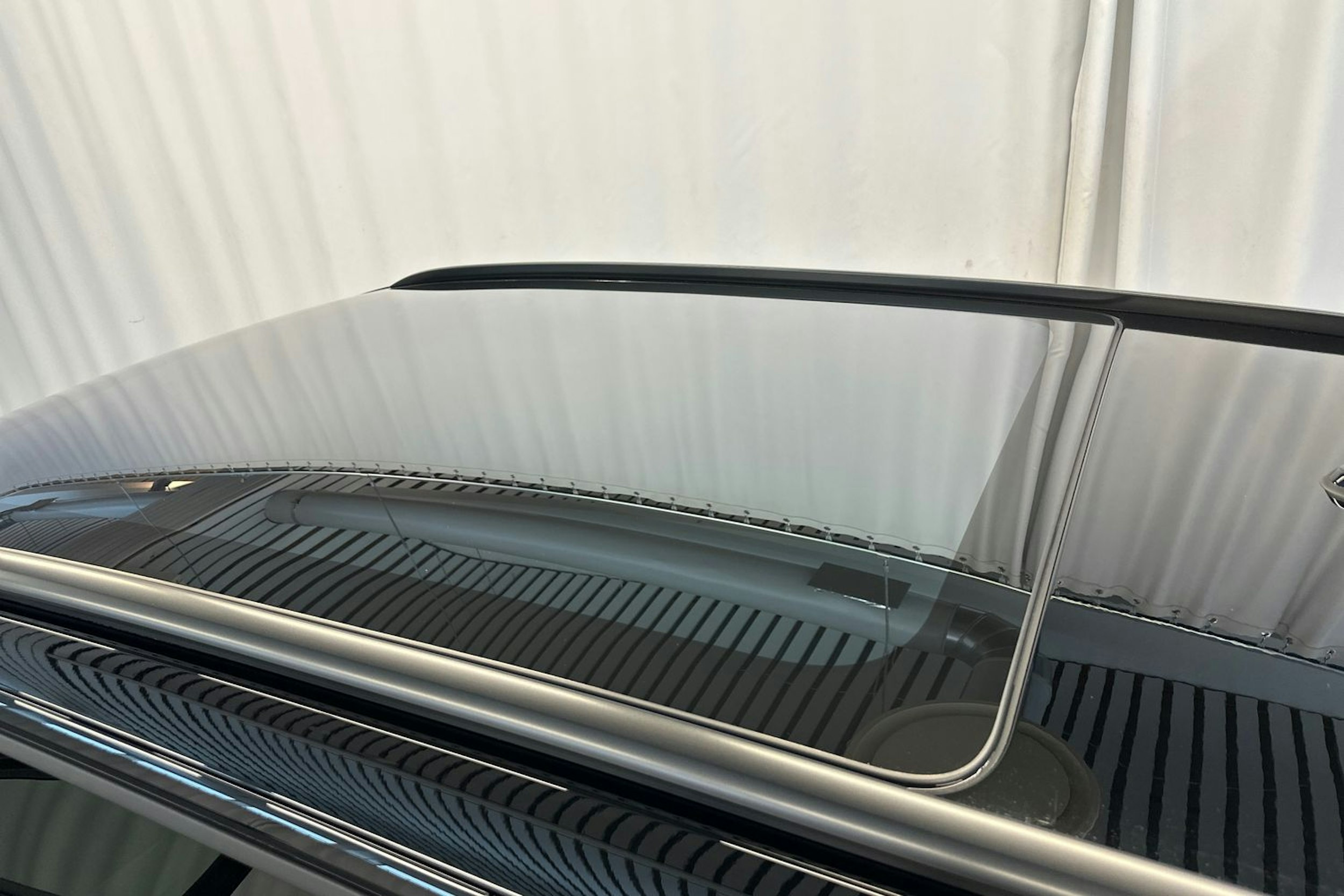 punainen Volkswagen ID.7 2026 kuva 34.