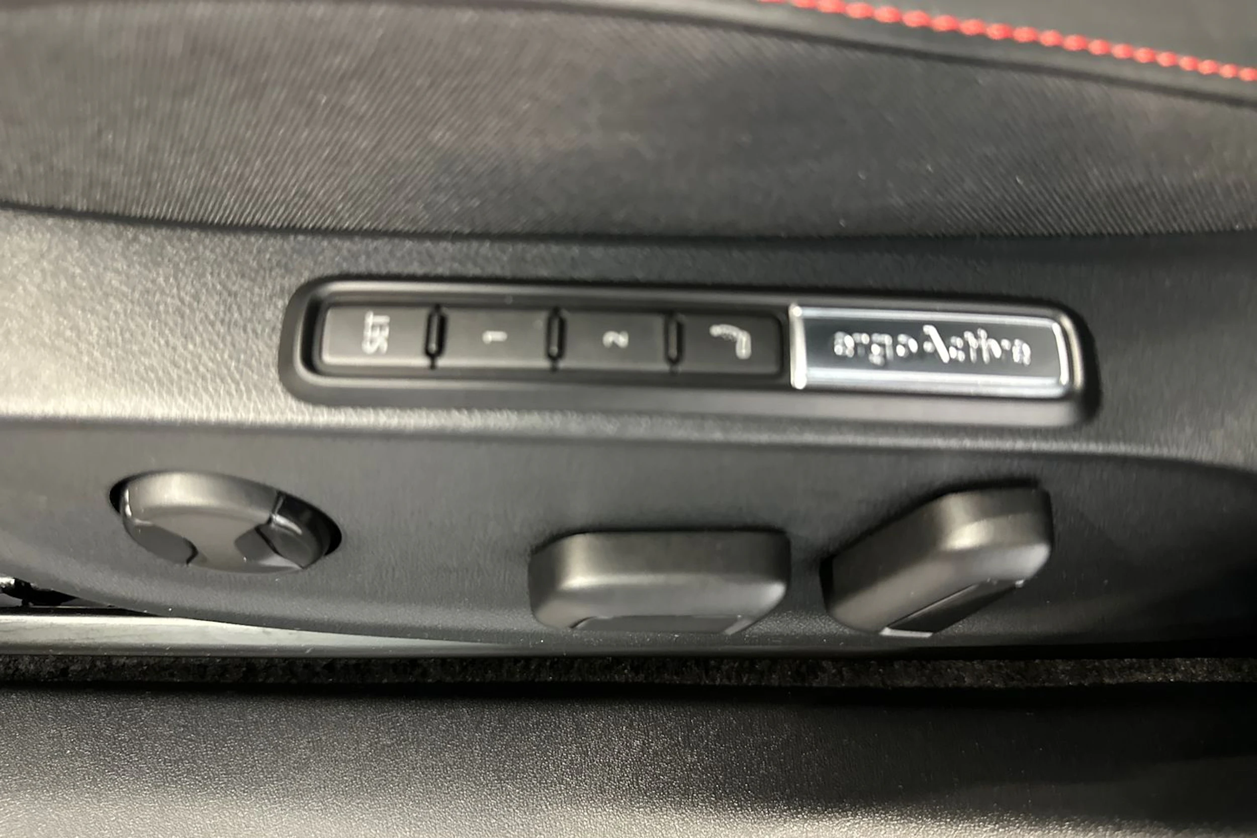 met. musta Volkswagen ID.7 2026 kuva 18.