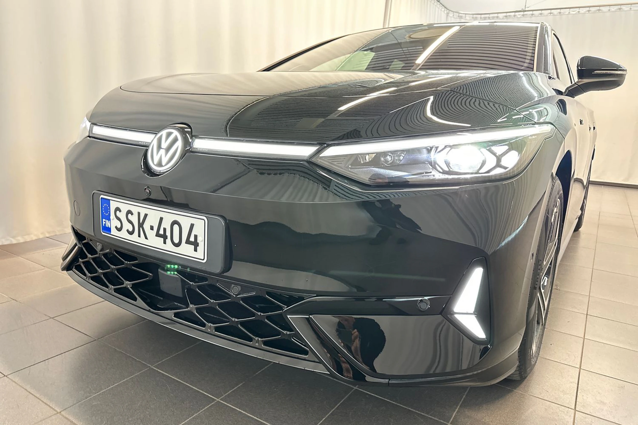 met. musta Volkswagen ID.7 2026 kuva 35.