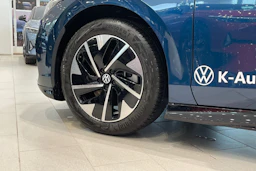 sininen Volkswagen ID.7 2026 kuva 10.