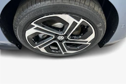 sininen Volkswagen ID.7 2026 kuva 9.