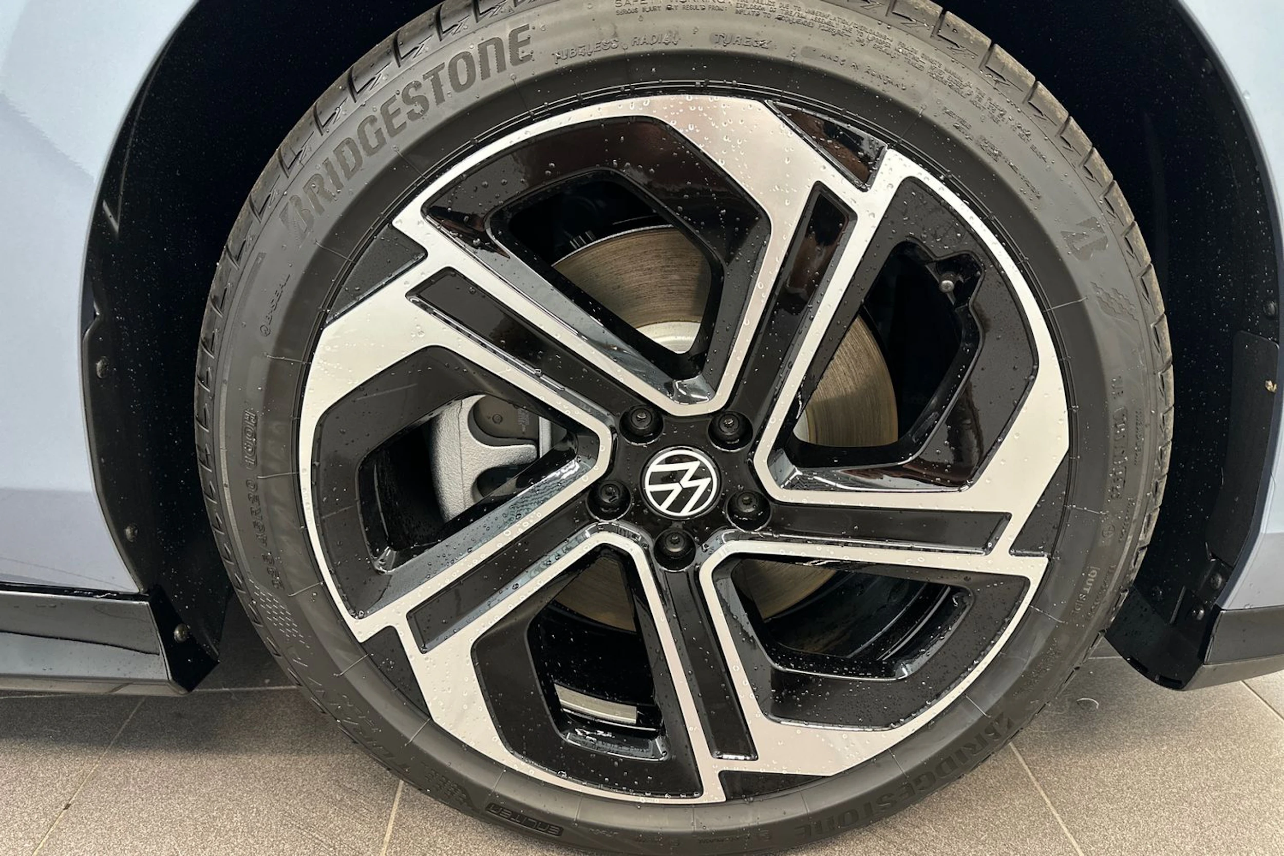 sininen Volkswagen ID.7 2026 kuva 10.