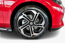 punainen Volkswagen ID.7 2026 kuva 9.