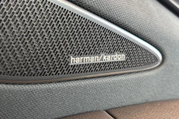 punainen Volkswagen ID.7 2026 kuva 11.
