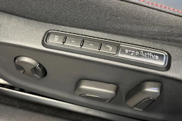 punainen Volkswagen ID.7 2026 kuva 22.