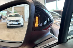 punainen Volkswagen ID.7 2026 kuva 24.