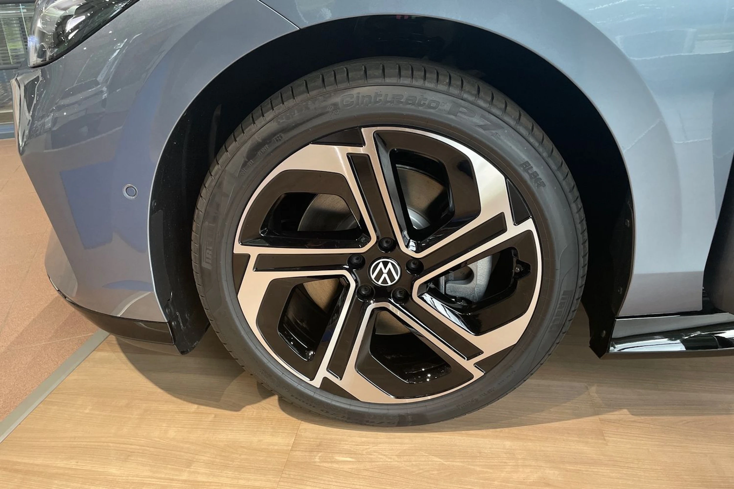 sininen Volkswagen ID.7 2026 kuva 10.