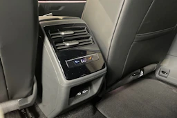 sininen Volkswagen ID.7 2026 kuva 15.