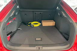 punainen Volkswagen ID.7 2026 kuva 11.