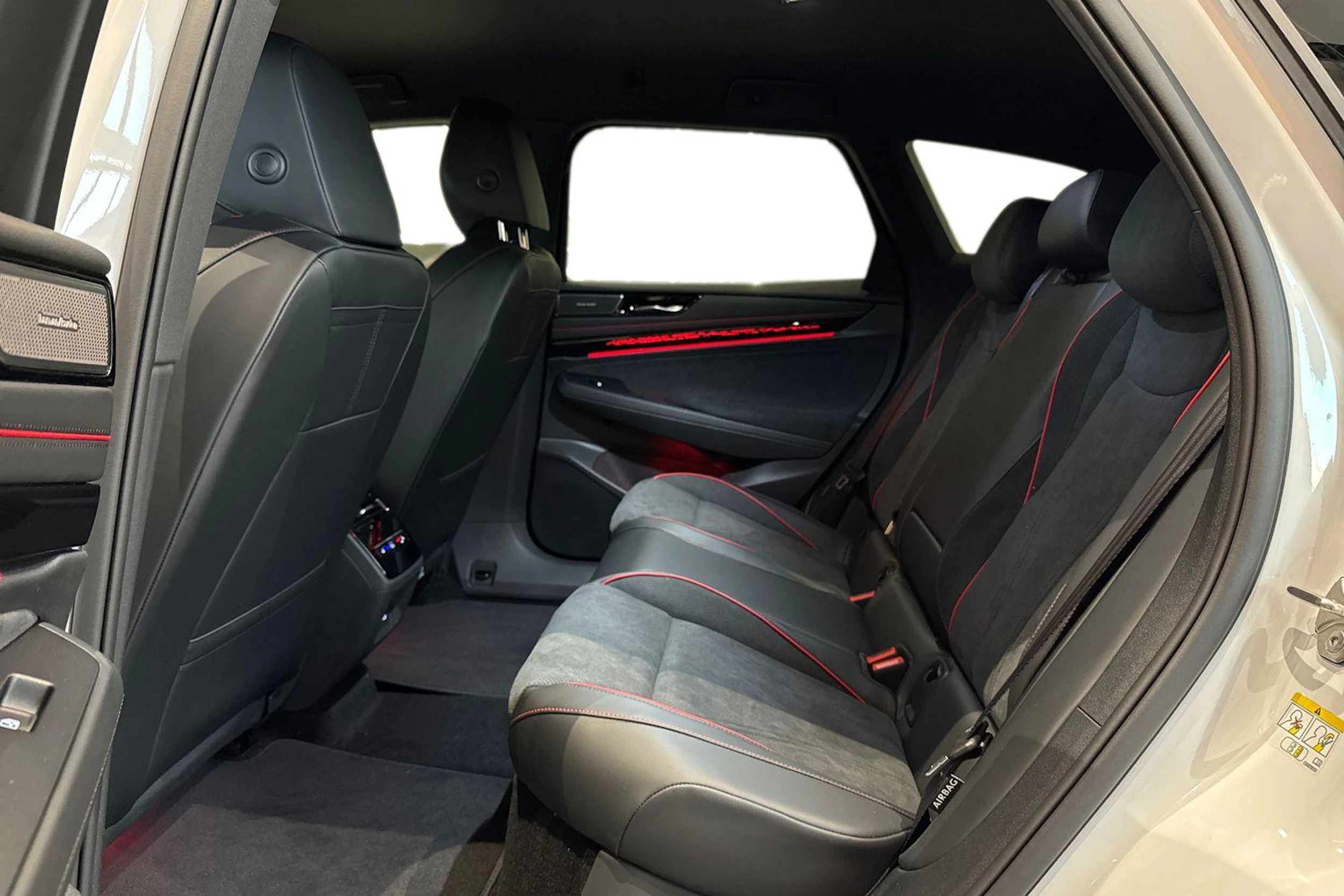 met. valkoinen Volkswagen ID.7 2026 kuva 8.