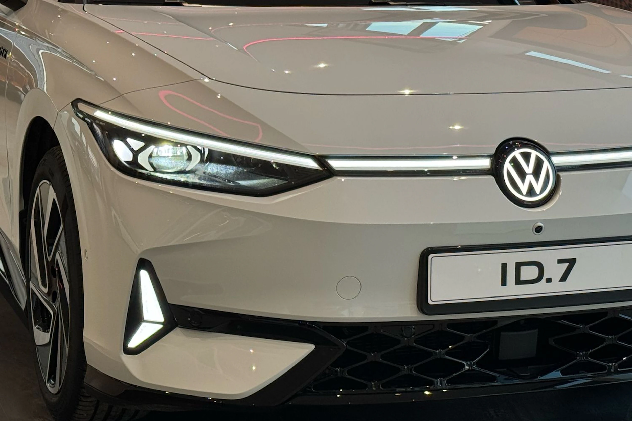 met. valkoinen Volkswagen ID.7 2026 kuva 10.