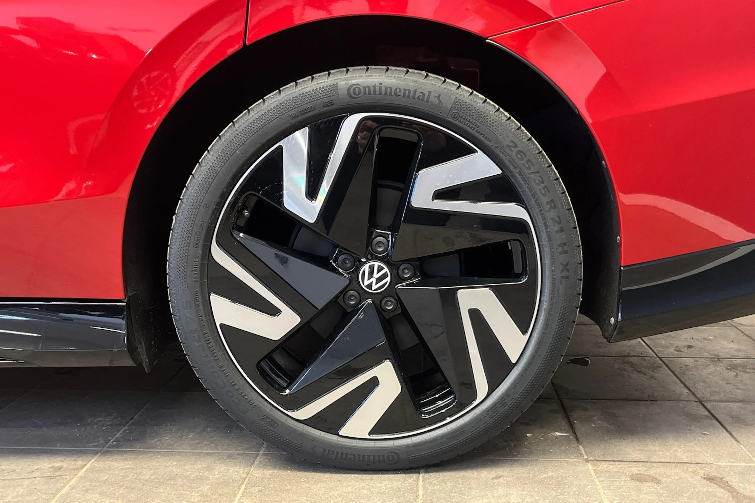 punainen Volkswagen ID.7 2026 kuva 10.