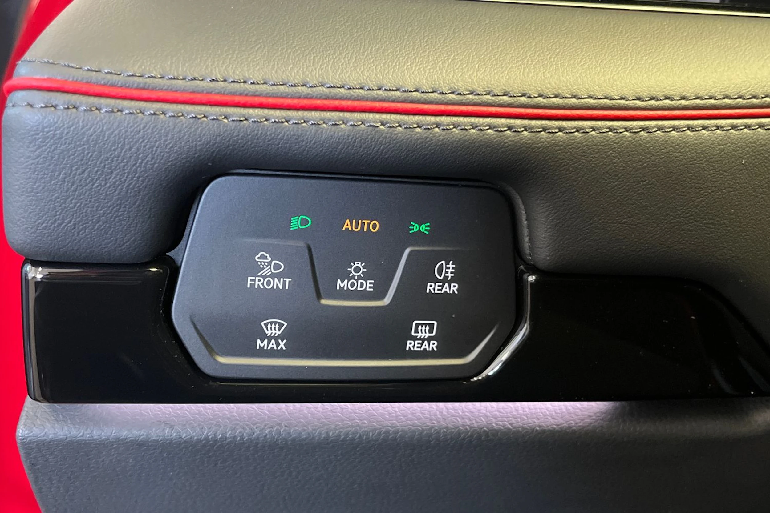 punainen Volkswagen ID.7 2026 kuva 13.