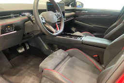 punainen Volkswagen ID.7 2026 kuva 6.