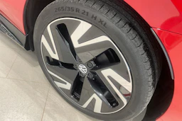 punainen Volkswagen ID.7 2026 kuva 10.