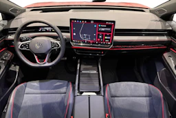 met. punainen Volkswagen ID.7 2026 kuva 7.