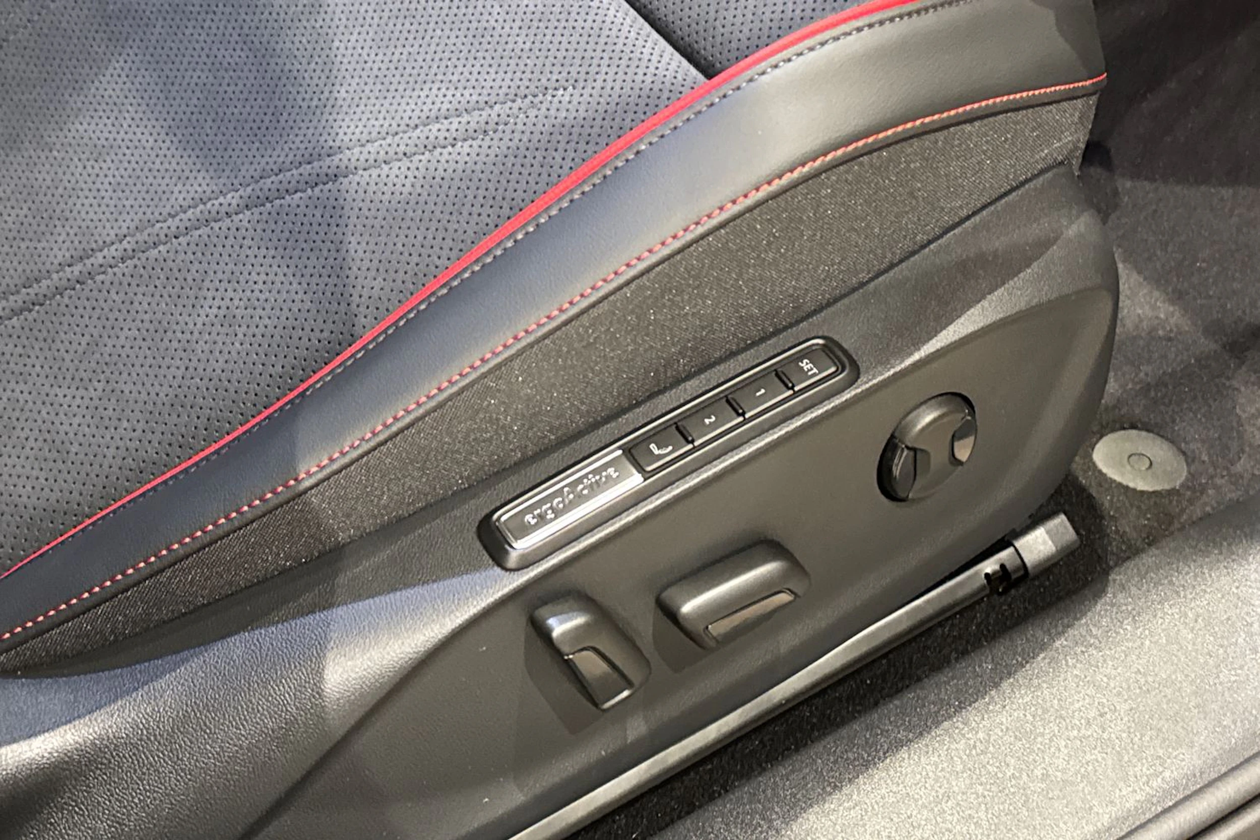 met. punainen Volkswagen ID.7 2026 kuva 14.