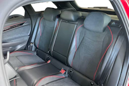 punainen Volkswagen ID.7 2026 kuva 8.