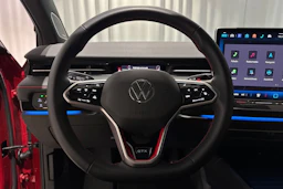 punainen Volkswagen ID.7 2026 kuva 19.